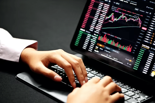 Guia Day Trading 2023: saiba tudo sobre a estratégia de investimentos na qual a compra e a venda de ativos se encerra no mesmo dia.